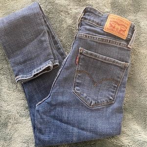 Levi’s Size 25 womens skinny jeans